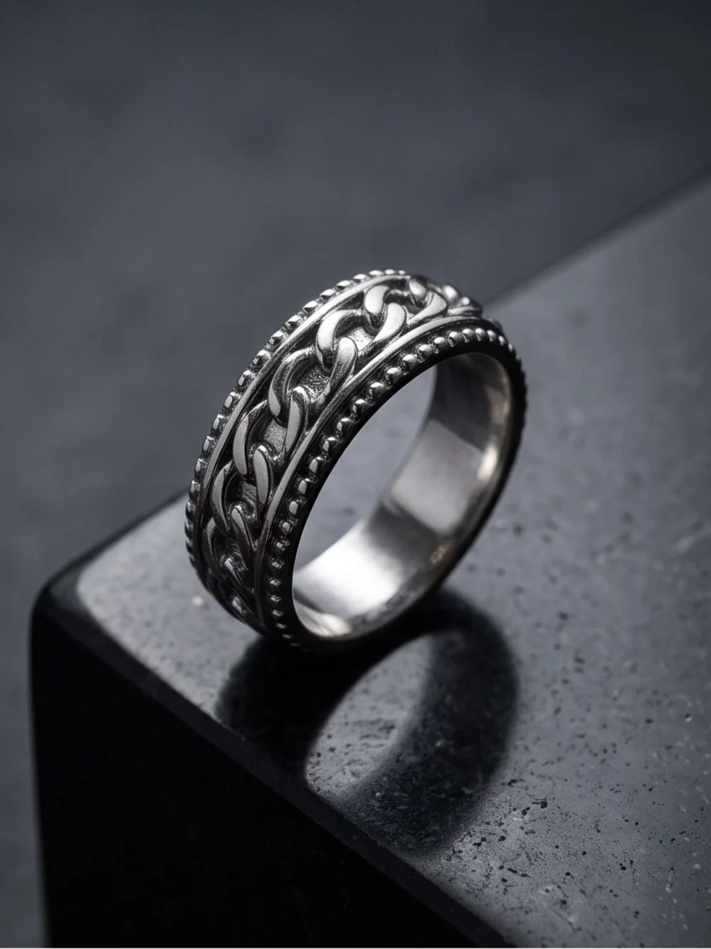 Men’s Silver Chain Detail Band Ring – Size 10 (Stainless Steel / Beaded Border)